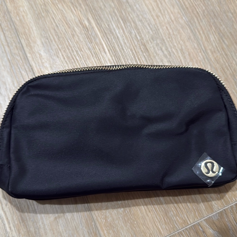 Lulu everywhere belt bag